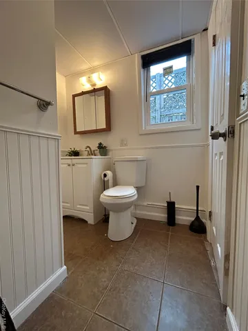 $2,200 | 25 Auburn Avenue, Unit 1, Bay Shore, NY 11706