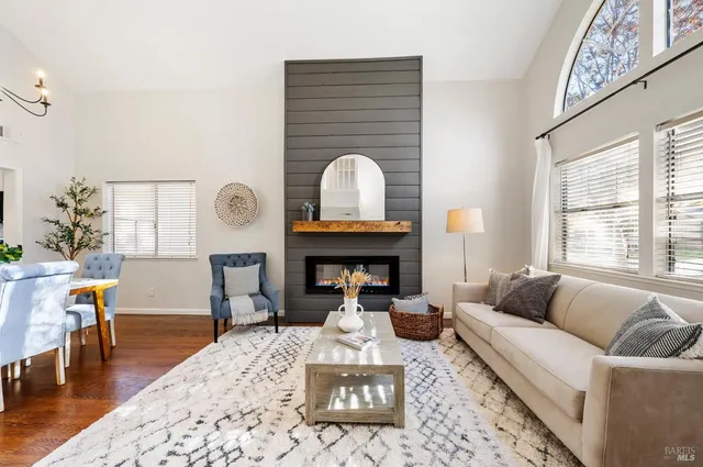 $915,000 | 16 Winestone Court, Napa, CA 94558