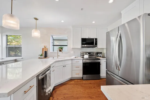 $915,000 | 16 Winestone Court, Napa, CA 94558