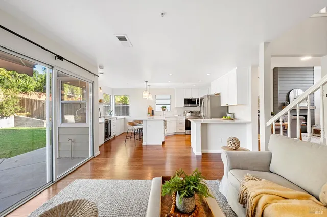 $915,000 | 16 Winestone Court, Napa, CA 94558