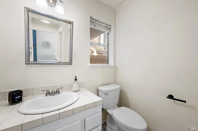 $915,000 | 16 Winestone Court, Napa, CA 94558