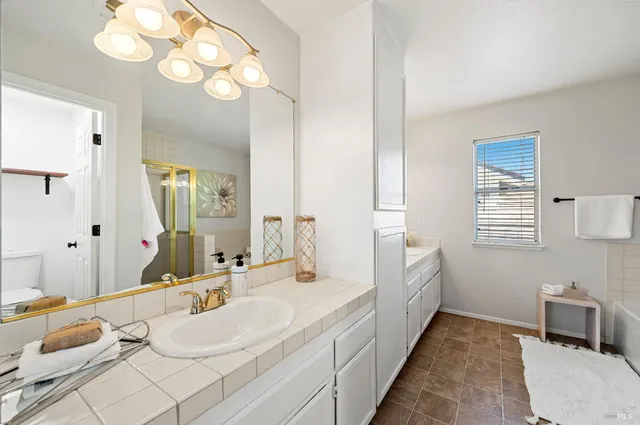 $915,000 | 16 Winestone Court, Napa, CA 94558