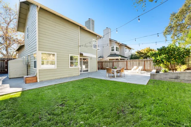 $915,000 | 16 Winestone Court, Napa, CA 94558