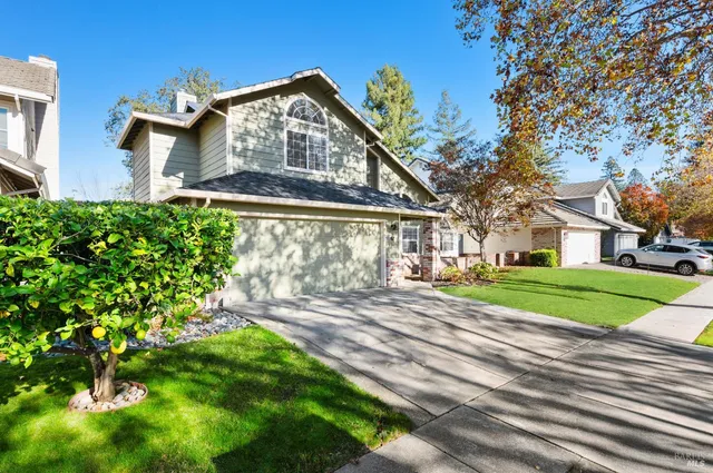 $915,000 | 16 Winestone Court, Napa, CA 94558