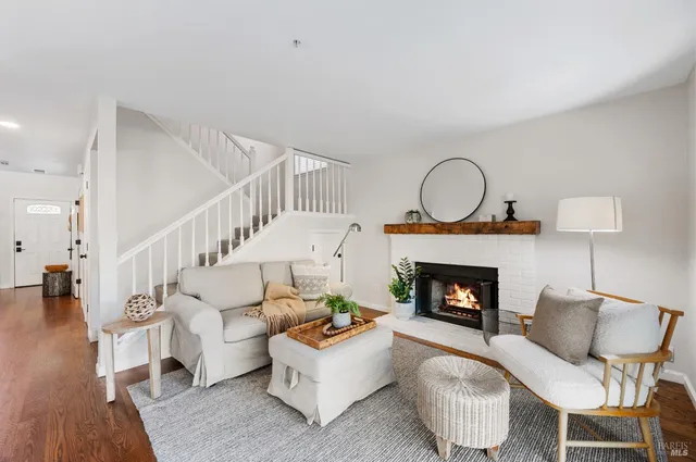 $915,000 | 16 Winestone Court, Napa, CA 94558