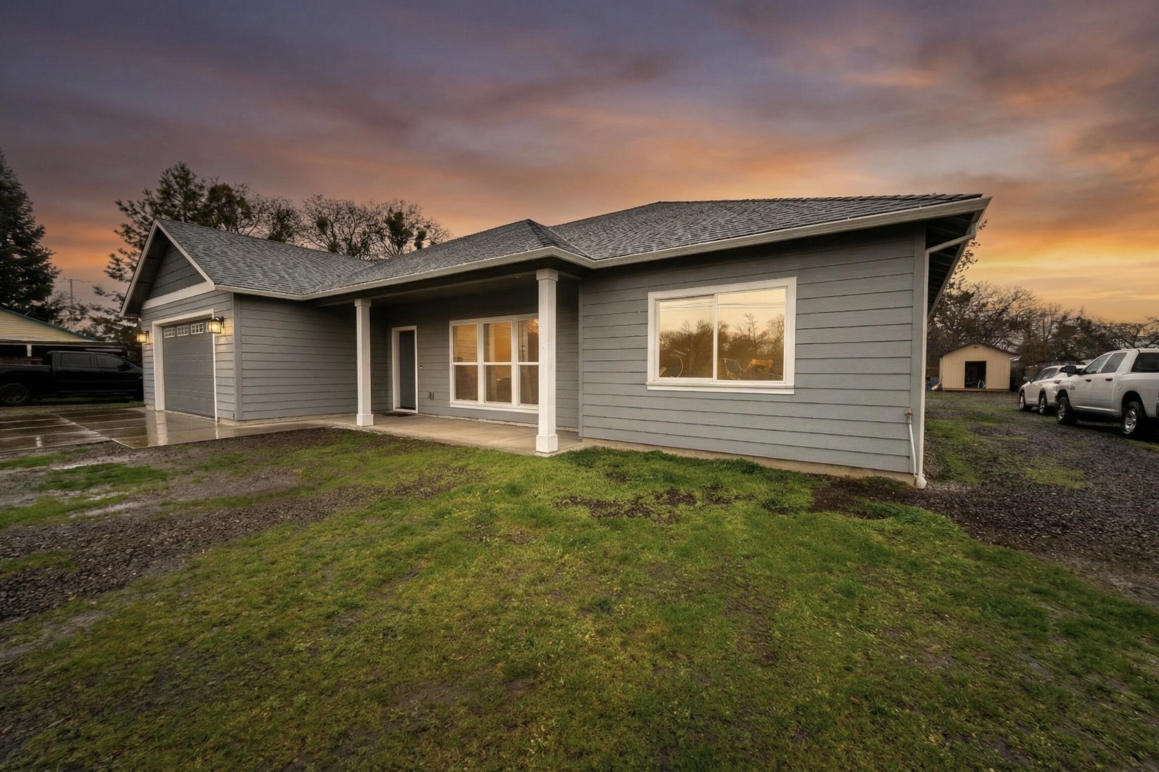 594 West Gregory Road Central Point, OR 97502 - Photo 21 of 21 03