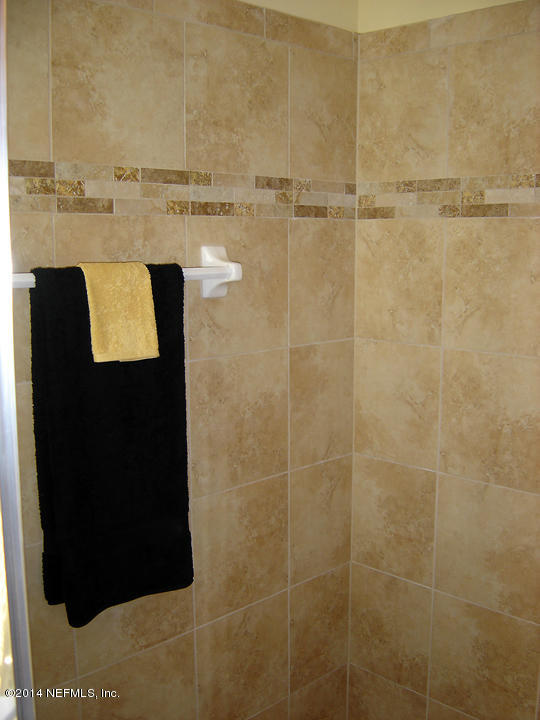 1583 Falkland Road East Jacksonville, FL 32221 - Photo 28 of 33 2260Edgewater_GlenEagle_Shower_FB