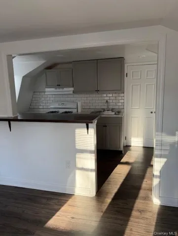 $1,800 | 49 South Lawn Avenue, Unit BACK HOUSE, Elmsford, NY 10523