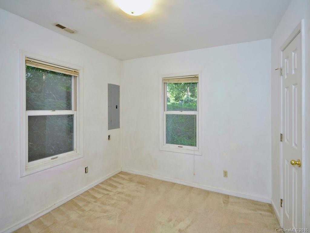 47 A Fair Oaks Road Arden, NC 28704 - Photo 6 of 9 Gallery Image 6