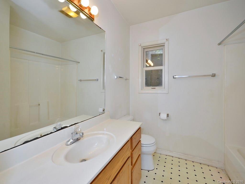 47 A Fair Oaks Road Arden, NC 28704 - Photo 8 of 9 Gallery Image 8