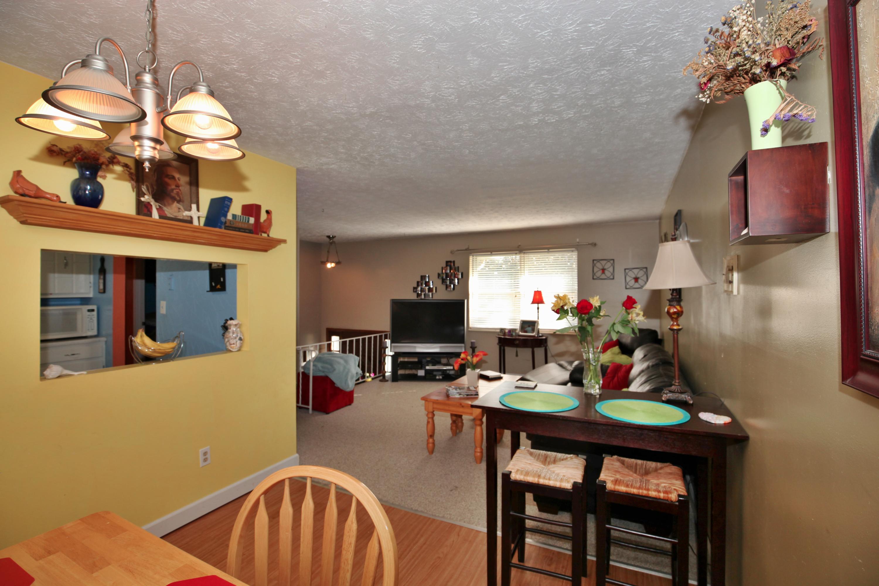 314 Oak Road Powell, TN 37849 - Photo 4 of 14 Living room 3