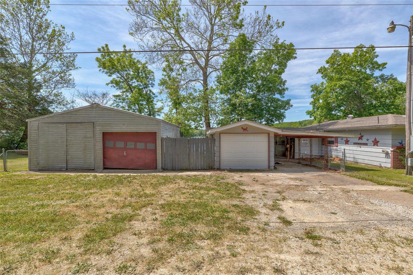 10239 Pine Drive Bismarck, MO 63624 - Photo 2 of 45
