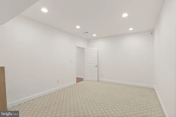 $2,400 | 16127 Hinman Place, Haymarket, VA 20169