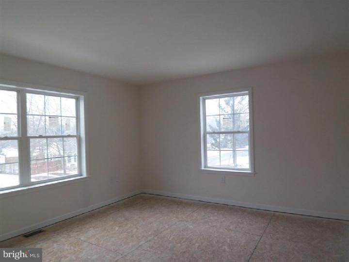 67 Victory Road Bridgeton, NJ 08302 - Photo 5 of 16 Gallery Image 5