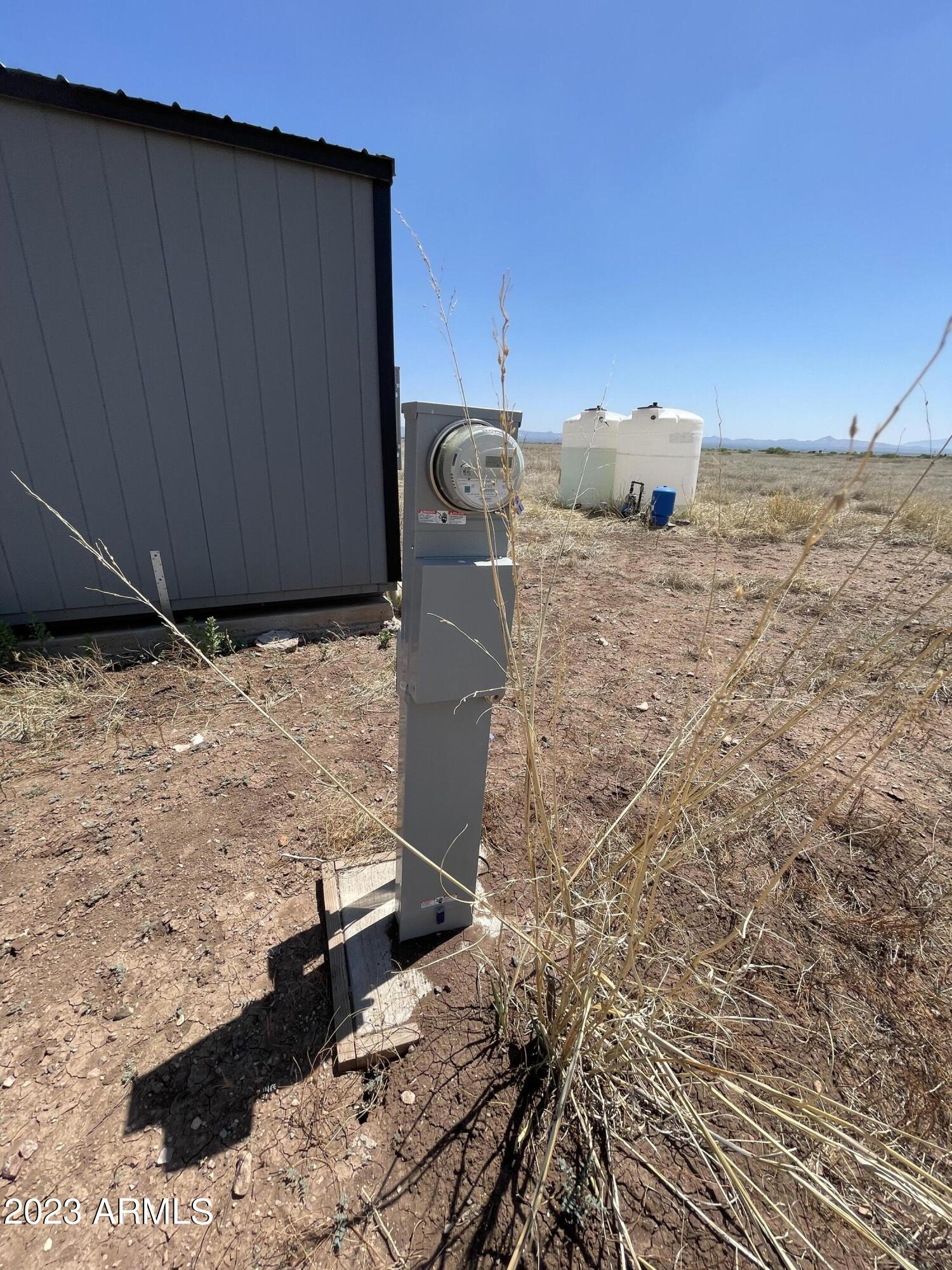 1001 East Mazatlan Street Douglas, AZ 85607 - Photo 25 of 28 a backyard of a house