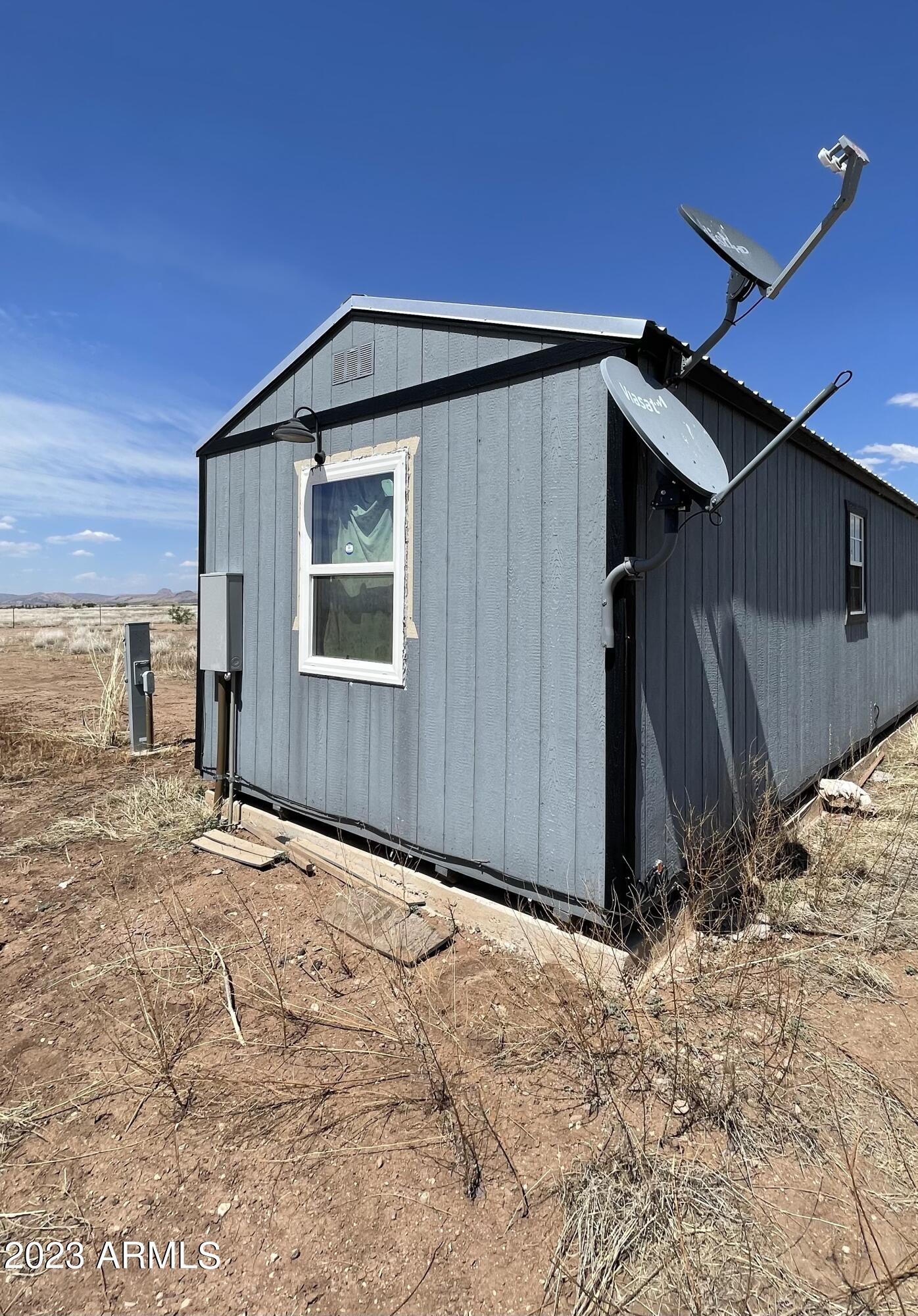 1001 East Mazatlan Street Douglas, AZ 85607 - Photo 26 of 28 a backyard of a house