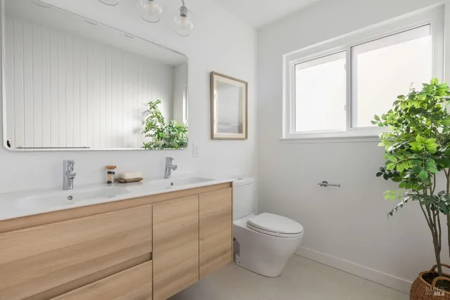 $2,725,000 | 202 Riviera Circle, Larkspur, CA 94939