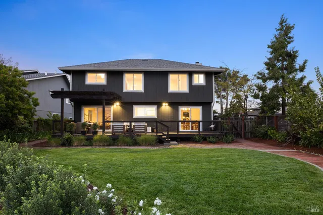 $2,725,000 | 202 Riviera Circle, Larkspur, CA 94939