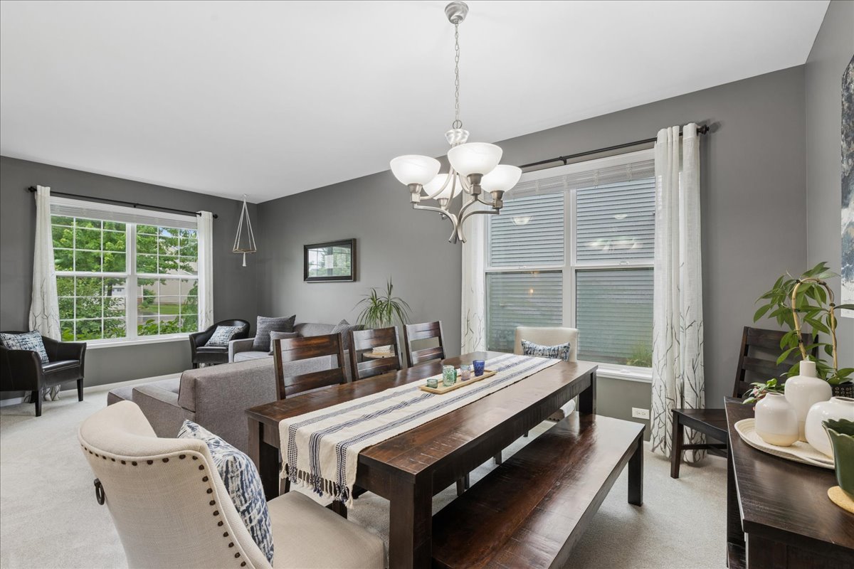 327 Shelbourne Road Volo, IL 60073 - Photo 5 of 43