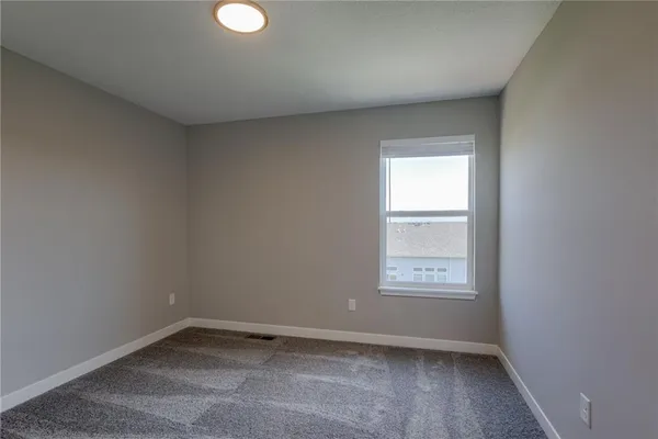 $2,600 | 3717 Southwest Knoxville Court, Lee's Summit, MO 64082