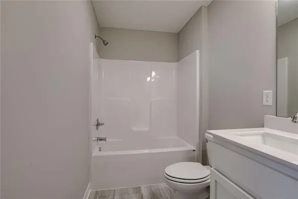 $2,600 | 3717 Southwest Knoxville Court, Lee's Summit, MO 64082