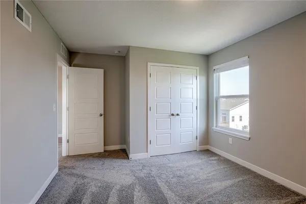 $2,600 | 3717 Southwest Knoxville Court, Lee's Summit, MO 64082