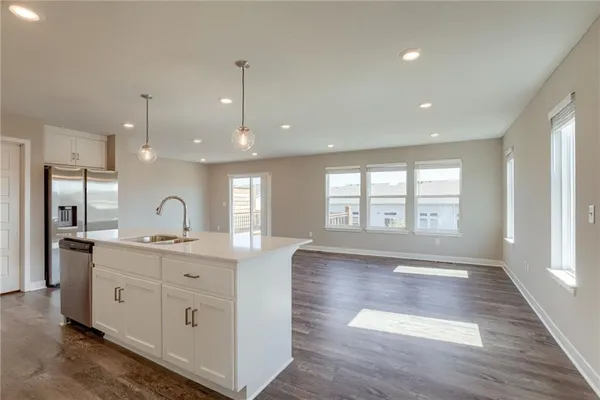 $2,600 | 3717 Southwest Knoxville Court, Lee's Summit, MO 64082