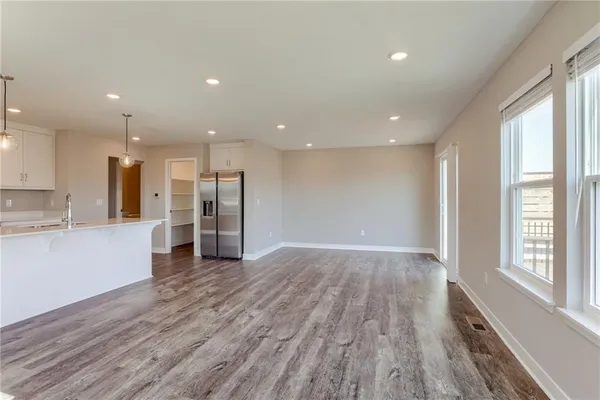 $2,600 | 3717 Southwest Knoxville Court, Lee's Summit, MO 64082