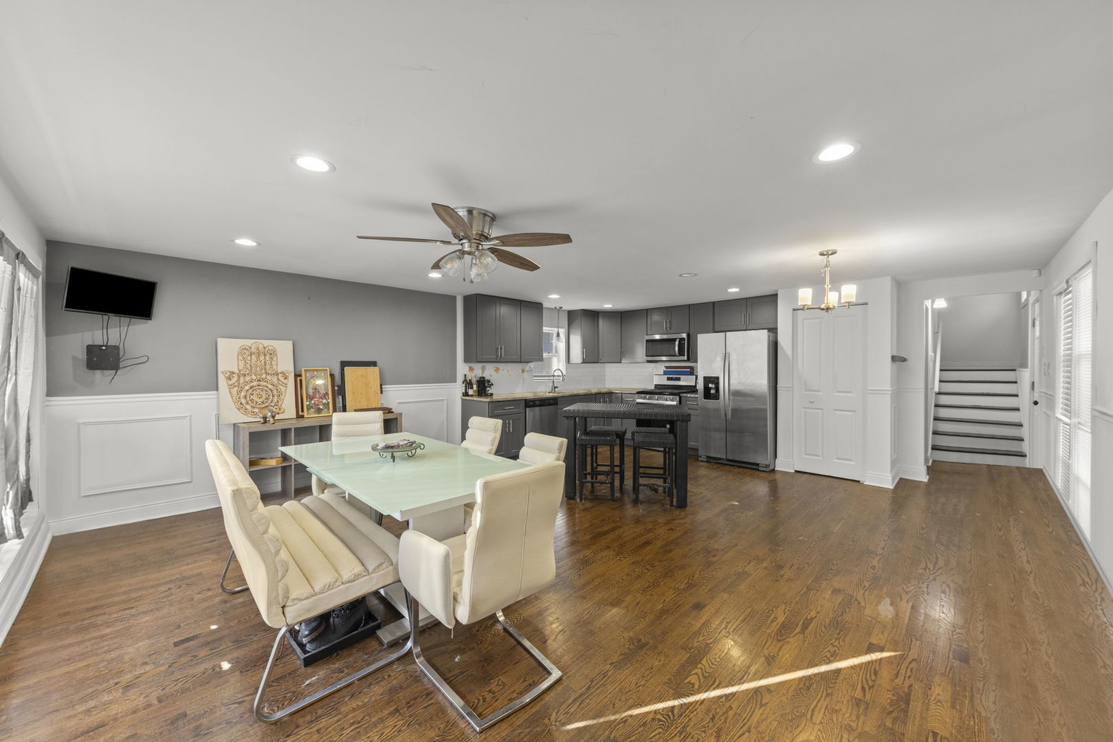 11616 South Racine Avenue Chicago, IL 60643 - Photo 2 of 13 a view of a dining room with furniture and wooden floor