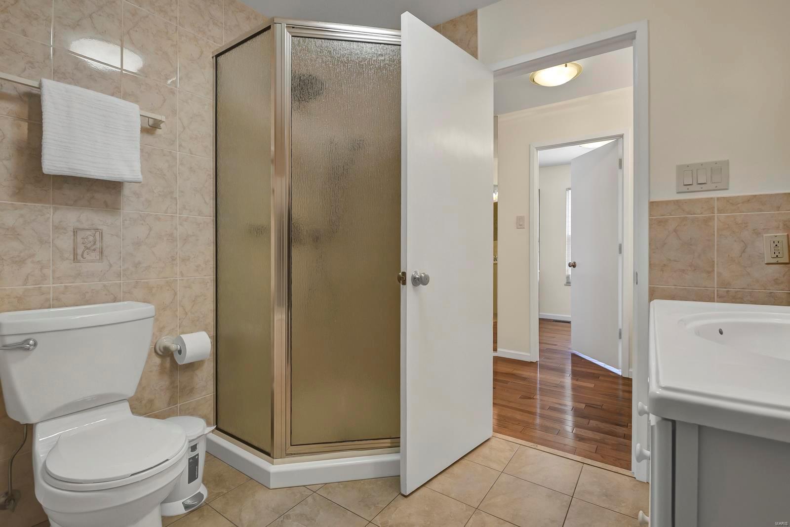 951 North Spoede Road Creve Coeur, MO 63146 - Photo 12 of 39 Gallery Image 12