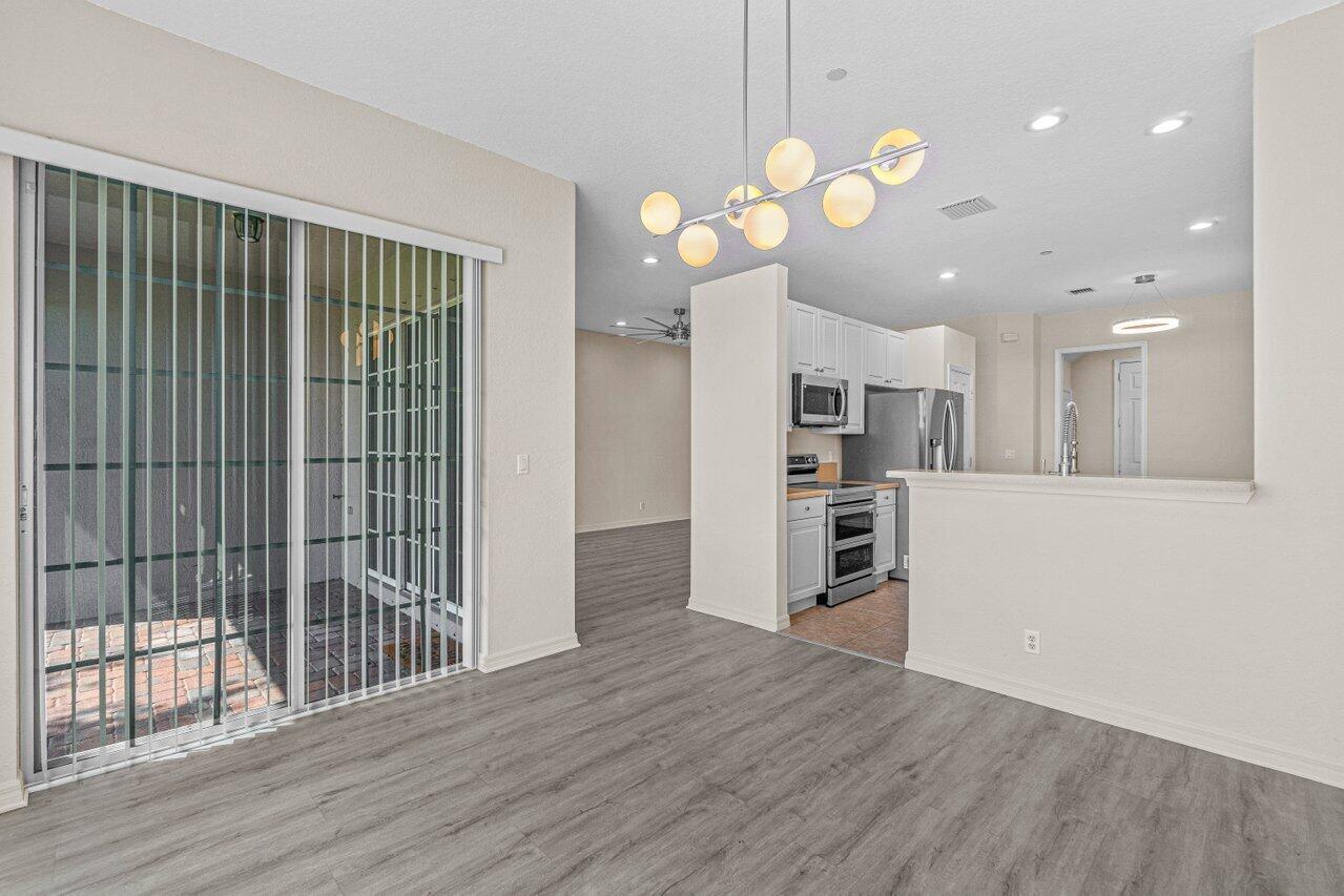 57 Lancaster Road Boynton Beach, FL 33426 - Photo 10 of 32 010-57LancasterRoad-BoyntonBeach-FL-3342