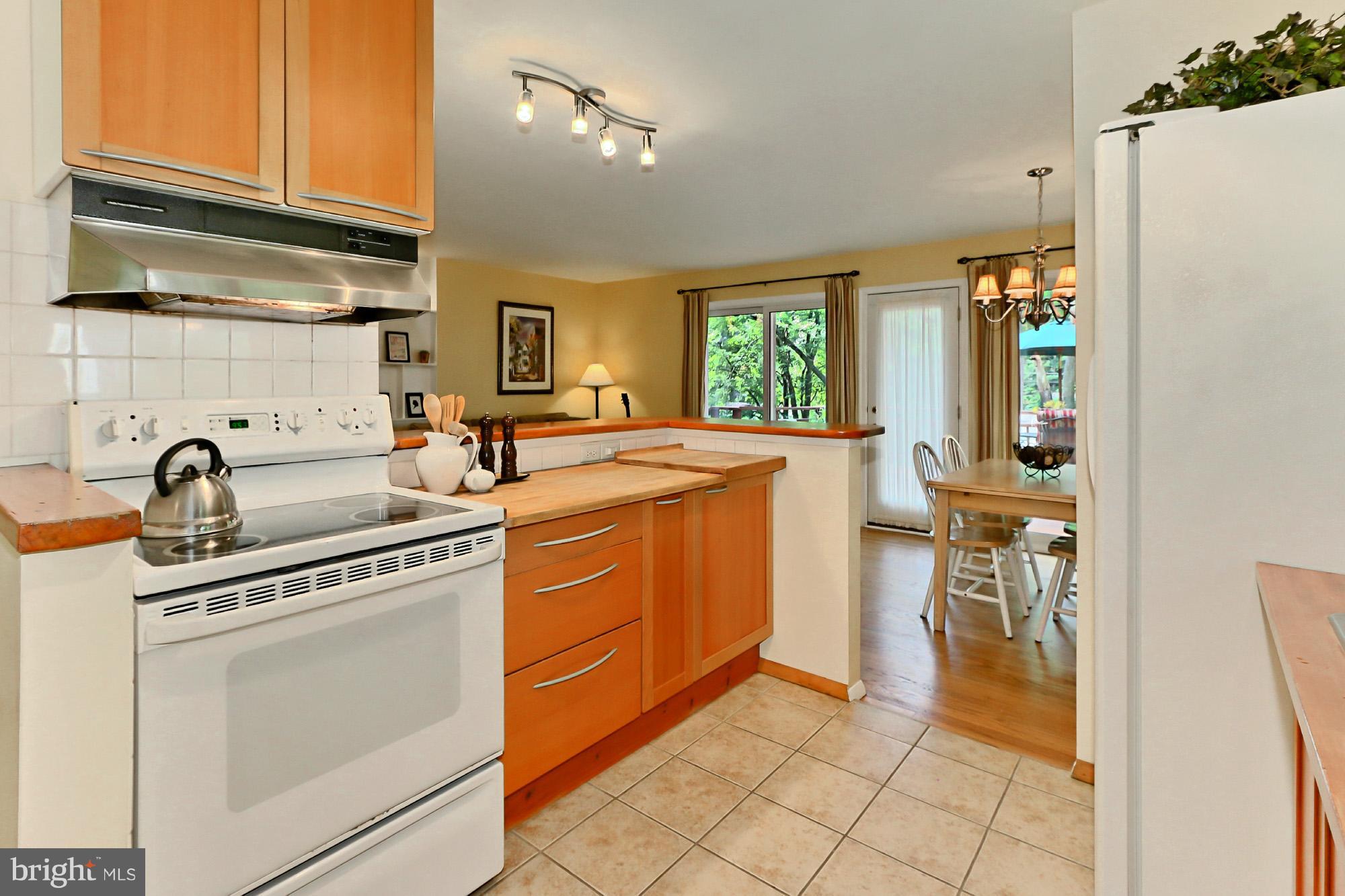 6337 Camilla Street Springfield, VA 22152 - Photo 10 of 30 Kitchen