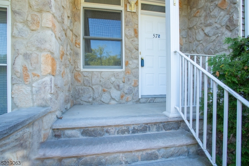 578 Old Dover Road Morris Plains, NJ 07950 - Photo 2 of 24