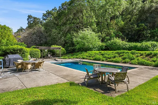 $7,500,000 | 5520 West Soda Rock Lane, Healdsburg, CA 95448