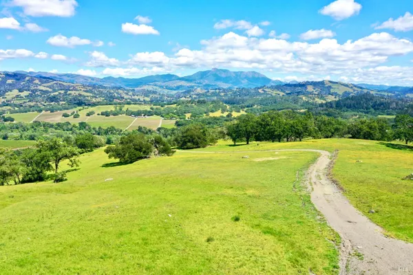$7,500,000 | 5520 West Soda Rock Lane, Healdsburg, CA 95448