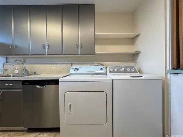 $2,800 | 1676 Ala Moana Boulevard, Unit 203, Honolulu, HI 96815