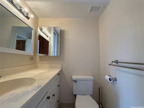 $2,800 | 1676 Ala Moana Boulevard, Unit 203, Honolulu, HI 96815