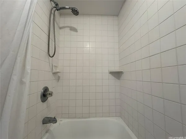 $2,800 | 1676 Ala Moana Boulevard, Unit 203, Honolulu, HI 96815