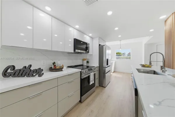 $335,000 | 800 Southwest 125th Way, Unit 312O, Pembroke Pines, FL 33027