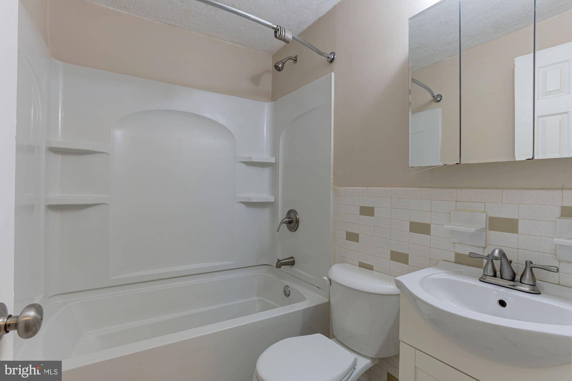 5639 Chelwynd Road Halethorpe, MD 21227 - Photo 22 of 35 Full Bath