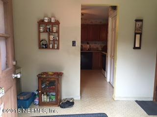 8236 Brooks Road Bryceville, FL 32009 - Photo 23 of 26 walk in closet with window