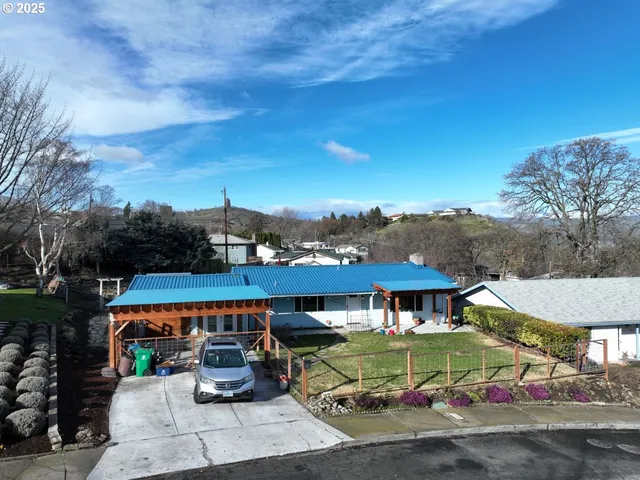 $395,000 | 1613 Oregon Street, The Dalles, OR 97058