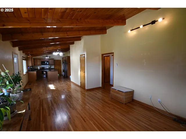 $395,000 | 1613 Oregon Street, The Dalles, OR 97058