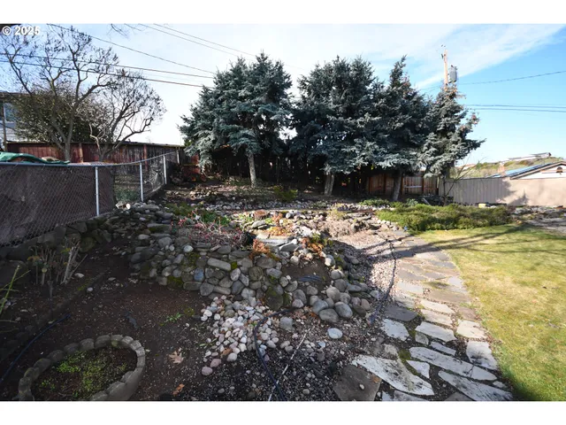 $395,000 | 1613 Oregon Street, The Dalles, OR 97058