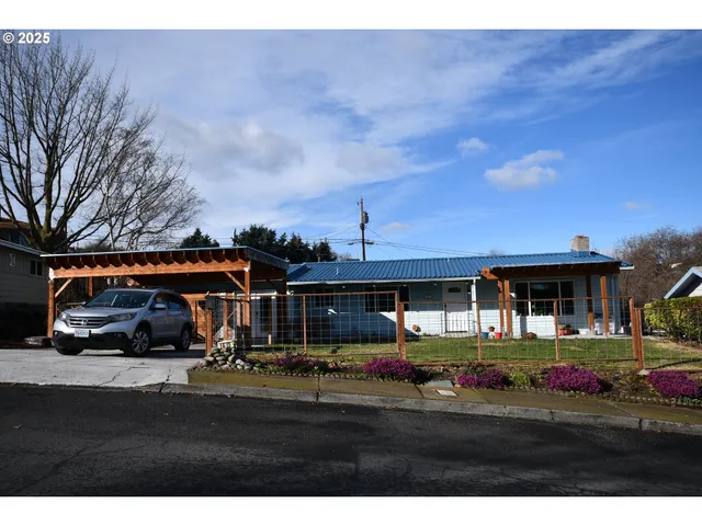 $395,000 | 1613 Oregon Street, The Dalles, OR 97058