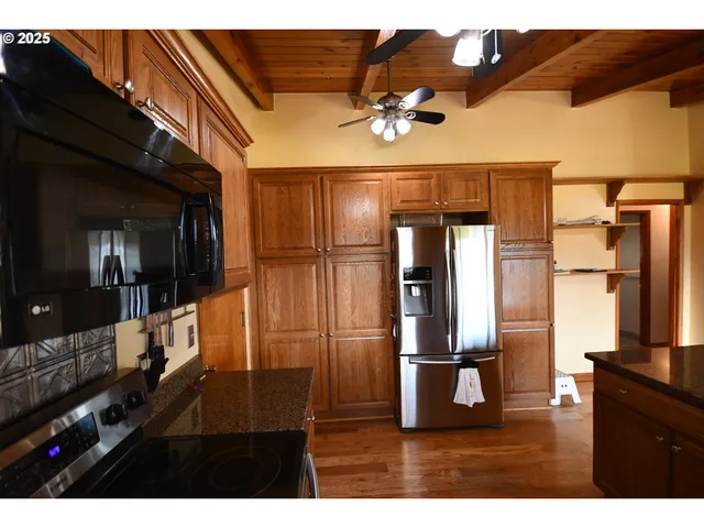 $395,000 | 1613 Oregon Street, The Dalles, OR 97058