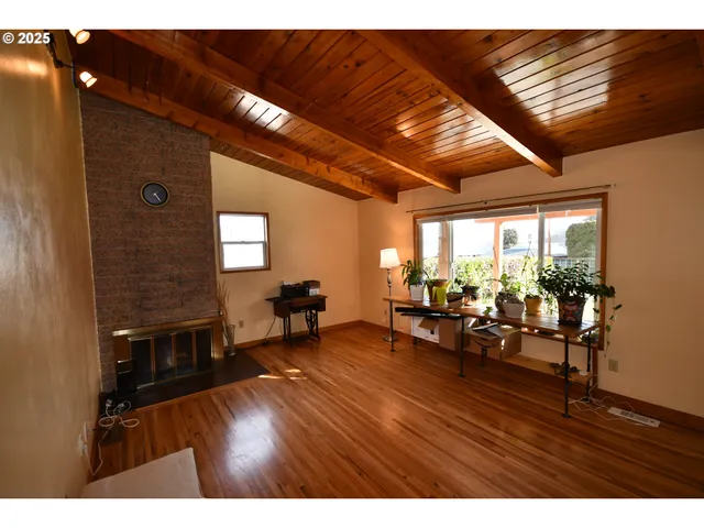 $395,000 | 1613 Oregon Street, The Dalles, OR 97058