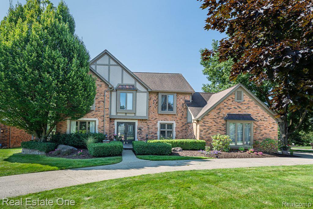 1692 Snowden Circle Rochester, MI 48306 - Photo 1 of 40 Welcome Home - 1692 Snowden Circle