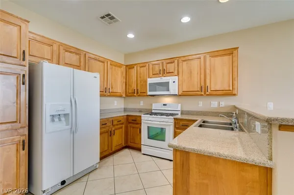 $2,100 | 6290 Majestic Hills Avenue, Las Vegas, NV 89141