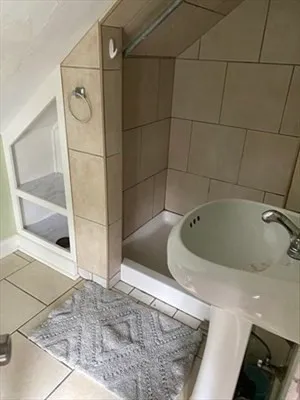 $2,000 | 2 Calumet Avenue, Unit 3, Worcester, MA 01606